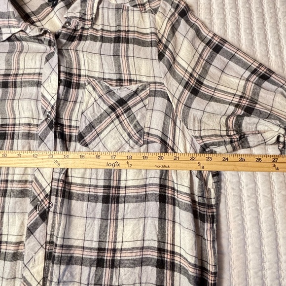 Torrid Plaid Button‎ Down Flannel Shirt Size 2 (2X) Gray Pink Black - Picture 6 of 9